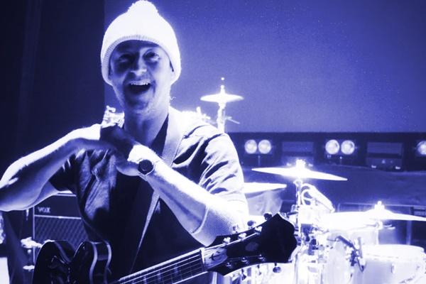 Former Oasis Guitarist Paul ‘Bonehead’ Arthurs Completes Cancer Treatment